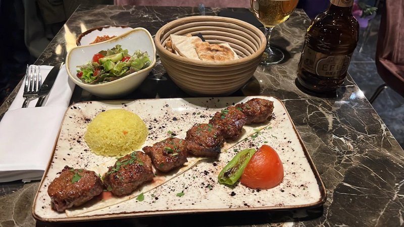 Zavi Restaurant