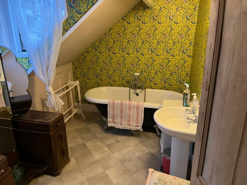 Newberry Beach Lodge B&B