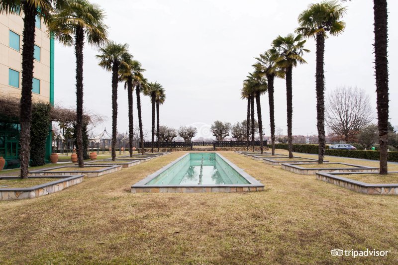 Royal Garden Hotel