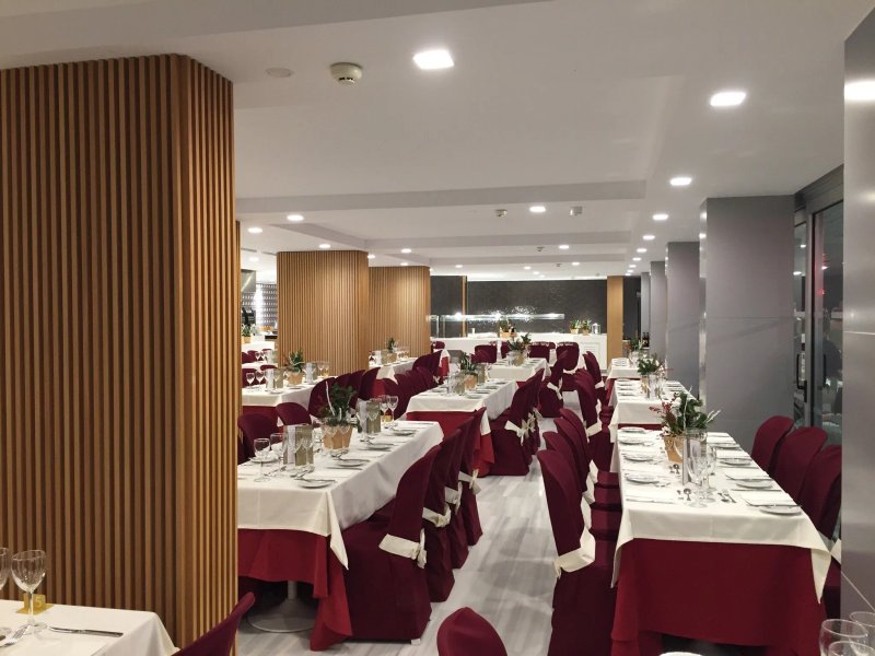 Arena Restaurant by Santa Monica Suites Hotel