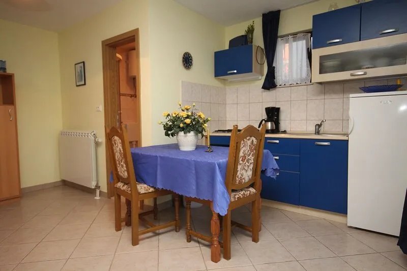 Studio flat with terrace Okrug Gornji, Čiovo (AS-7546-a)