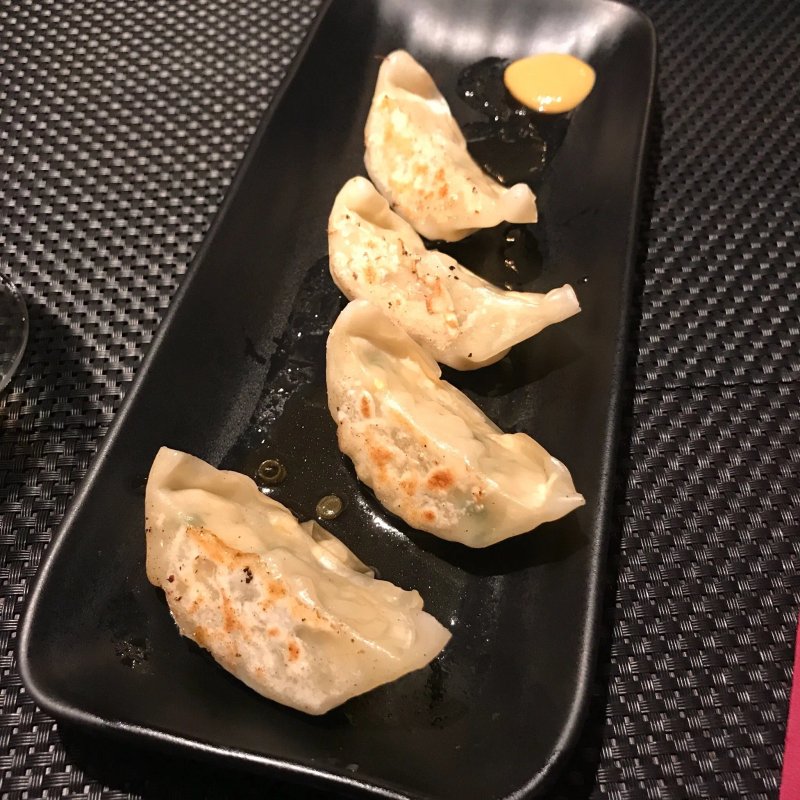 Fujiyama Sushi Bar & Asian Cuisine