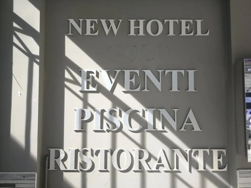 Gold Hotel
