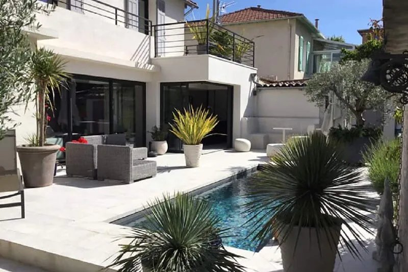 Rent Summer holidays Very nice house 6 'walk from the city center 8 beds