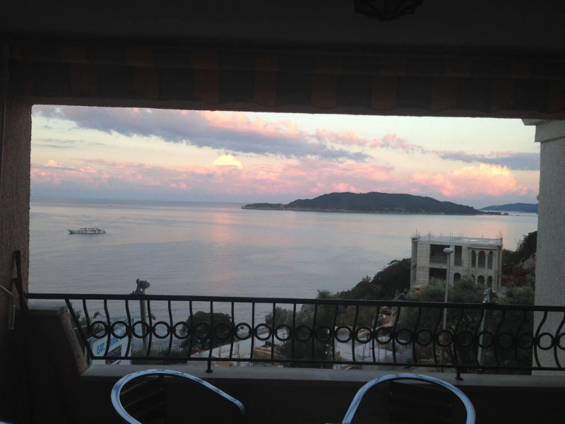 Villa Sara Guesthouse