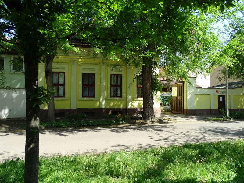 Kijutos.hu - First live escape room in Debrecen