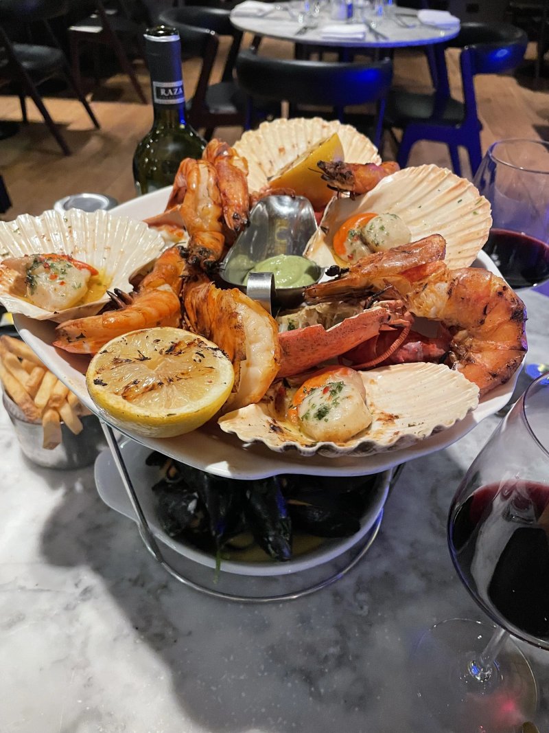 Matthew's Kitchen Seafood And Grill
