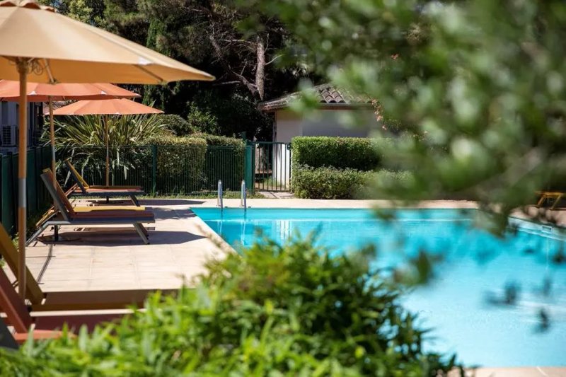 Les Pins Galants Hotel Residence