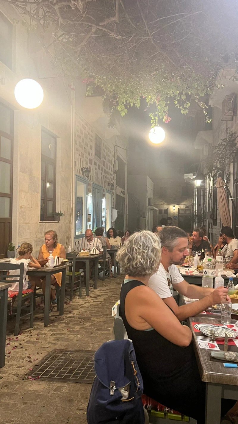 To Mikraki