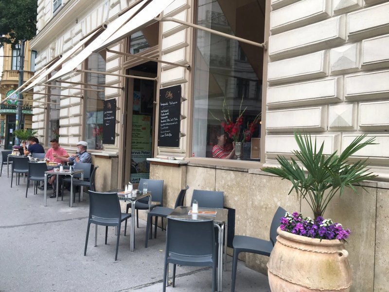 Cafe Eiles