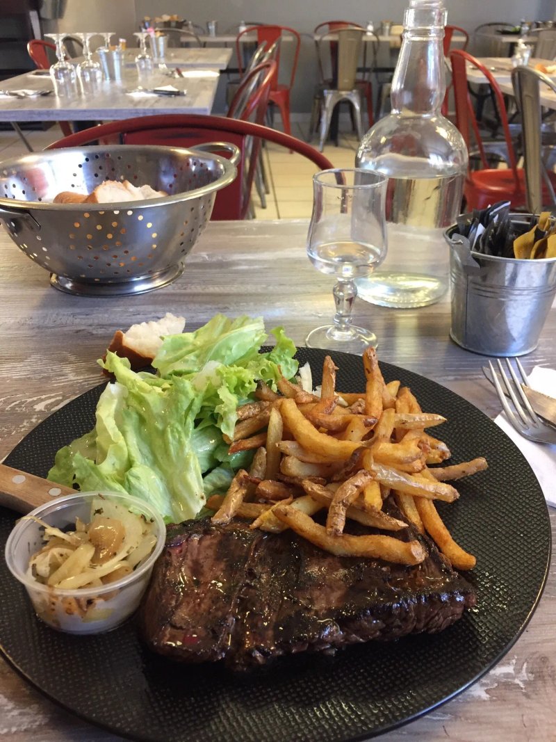 Le Pont Aux Filles Bar Resto