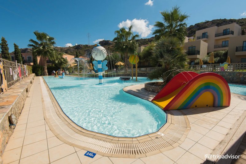 Zeus Hotel The Village And Waterpark