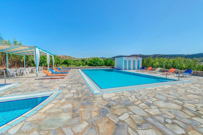 Smaragdi Hotel Apartments