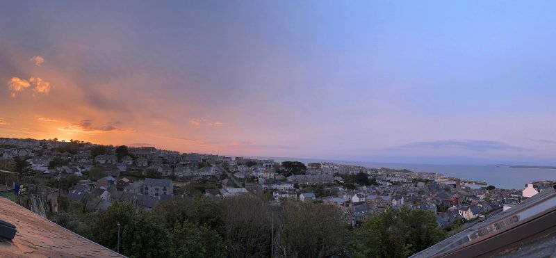 Uno - St Ives