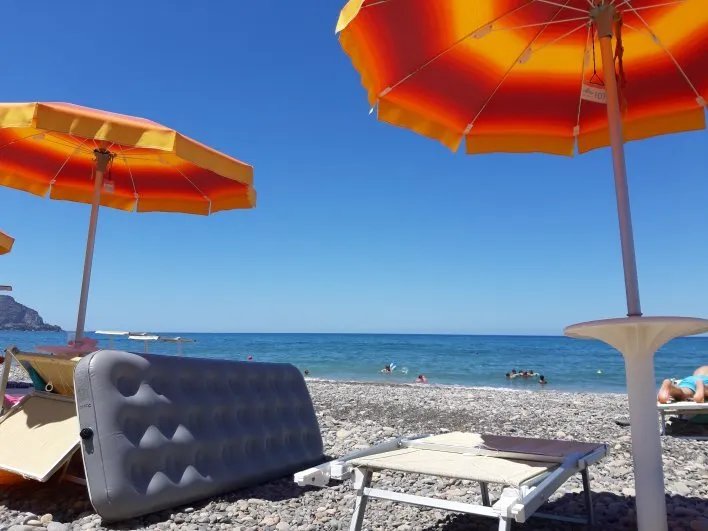 Lido La Volpe in Bikini