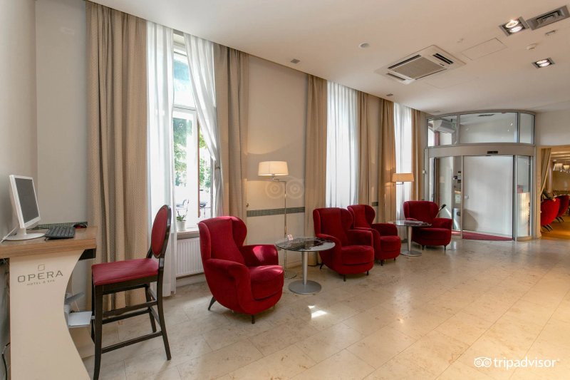 Opera Hotel