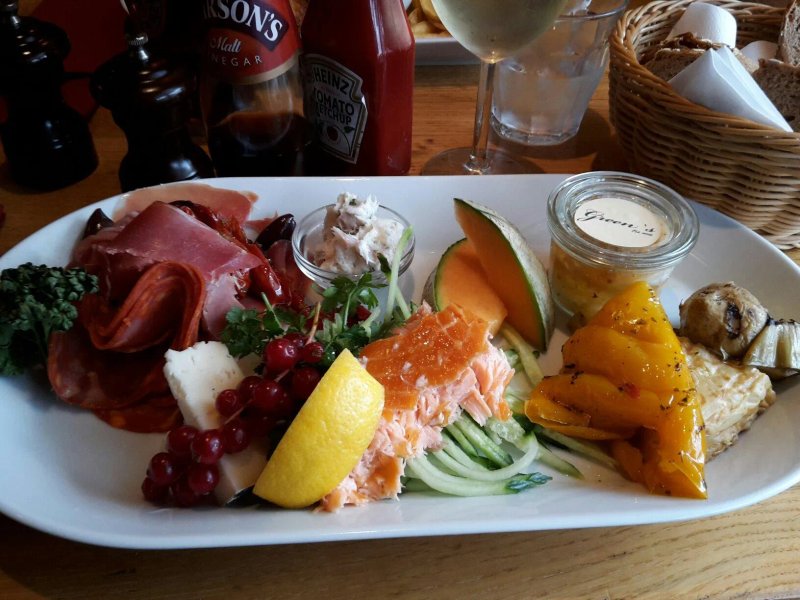 Green's Pub & Cafe