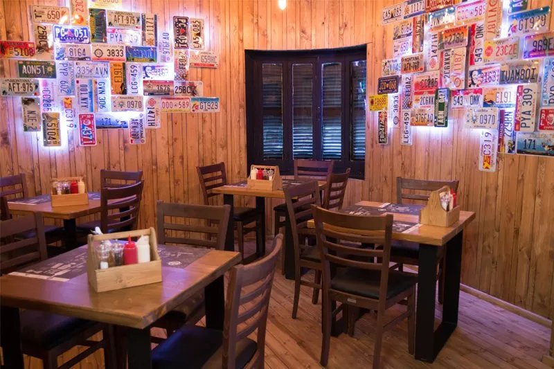 Blooms Bar & Grill Nicosia
