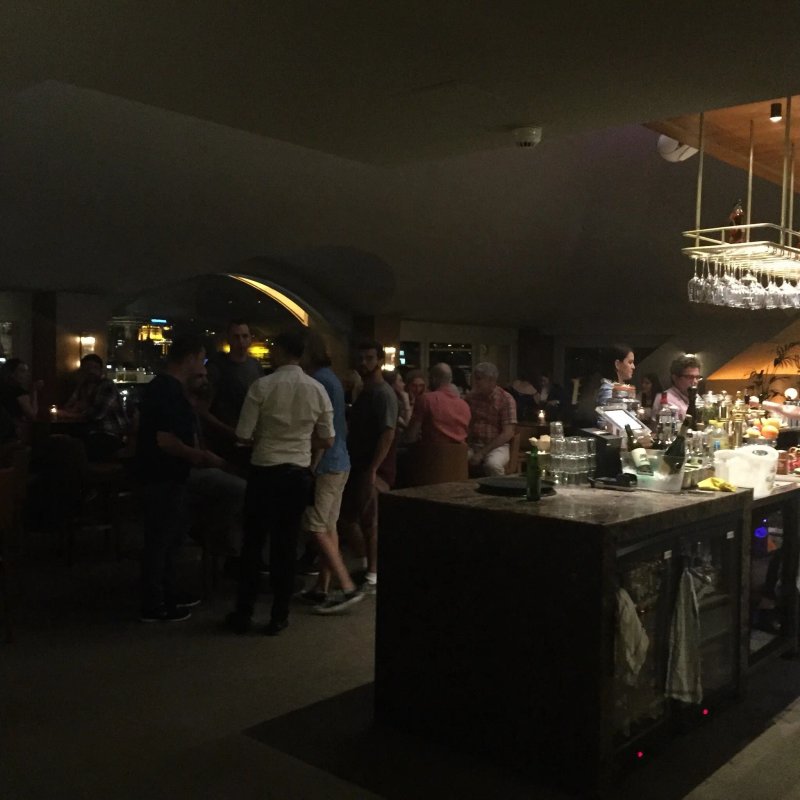 Suite Rooftop Lounge & Bar