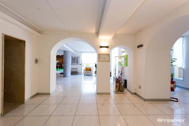 Palm Beach Hotel by Azzolini