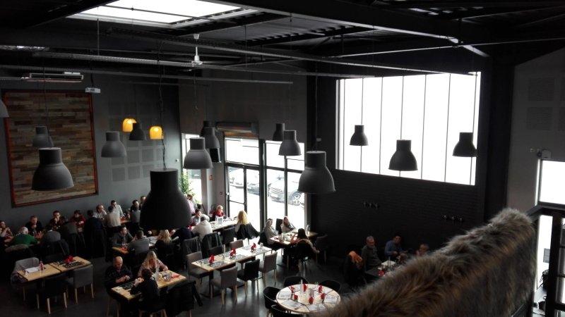 Le 310 a Table