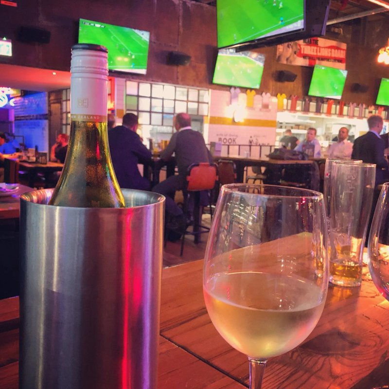 Sports Bar and Grill Canary Wharf