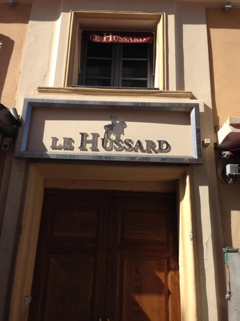Le Hussard
