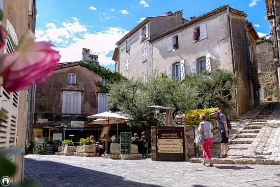Sentier de Grimaud a Port Grimaud