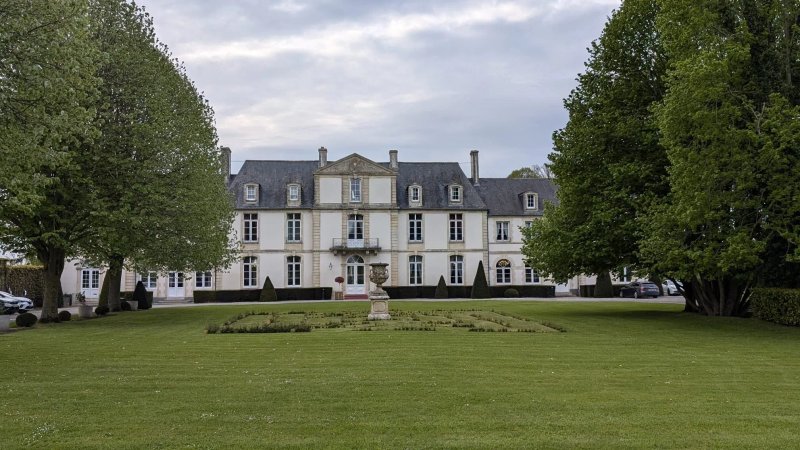 Le Chateau de Sully
