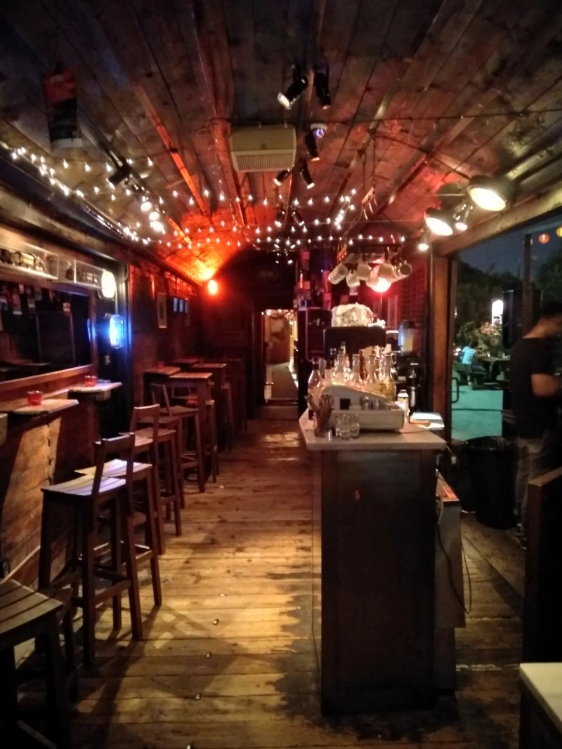 To Treno Sto Rouf - Wagon Restaurant