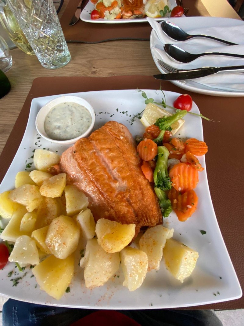 Grand Lakes restaurant