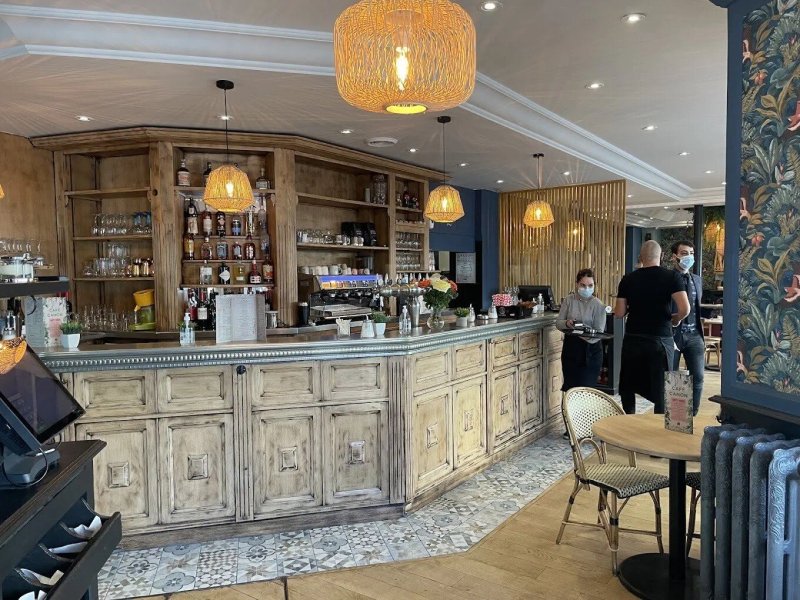 Le Cafe Canon
