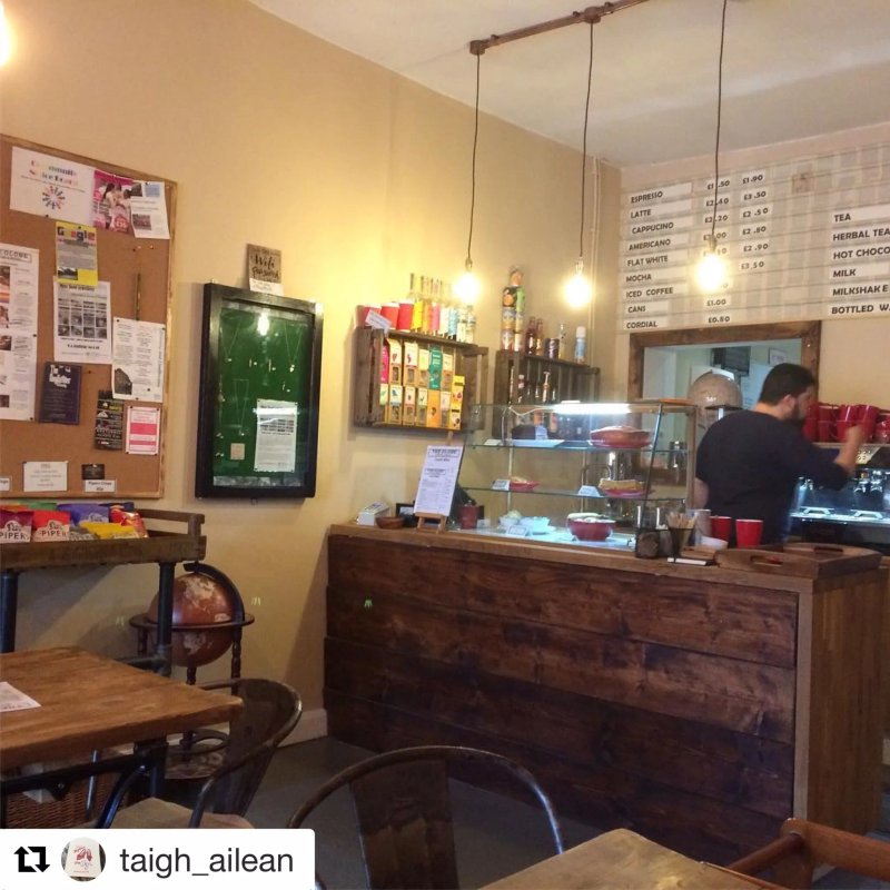 The Globe - Coffee & Books