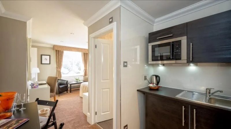 Lennox Lea Studios & Apartments