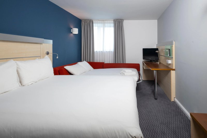 Holiday Inn Express Swindon City Centre, An IHG Hotel