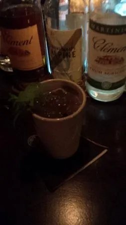 Schwarz-Weiss-Bar