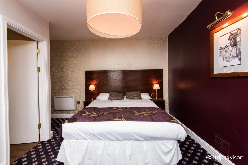 Foley Arms Hotel - JD Wetherspoon Hotel