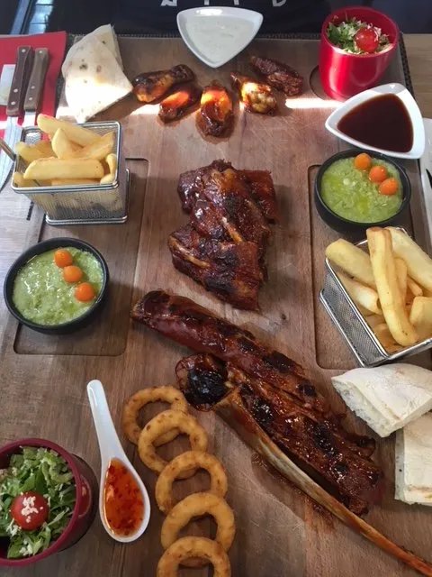 R&B Food 'House of ribs'