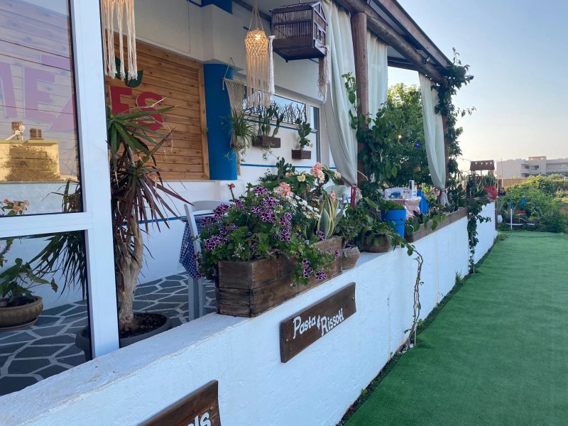 Mezes Garden Restaurant