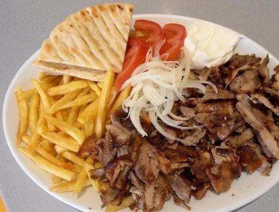 Oikogeniaki Taverna Kafe Aiges