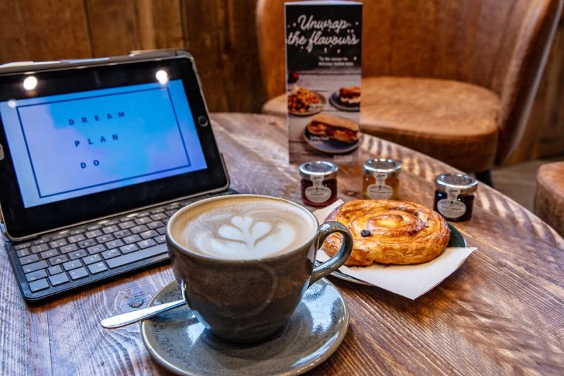 Esquires Coffee Alton