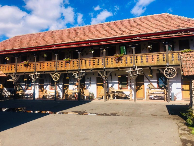 Rustiq Restaurant