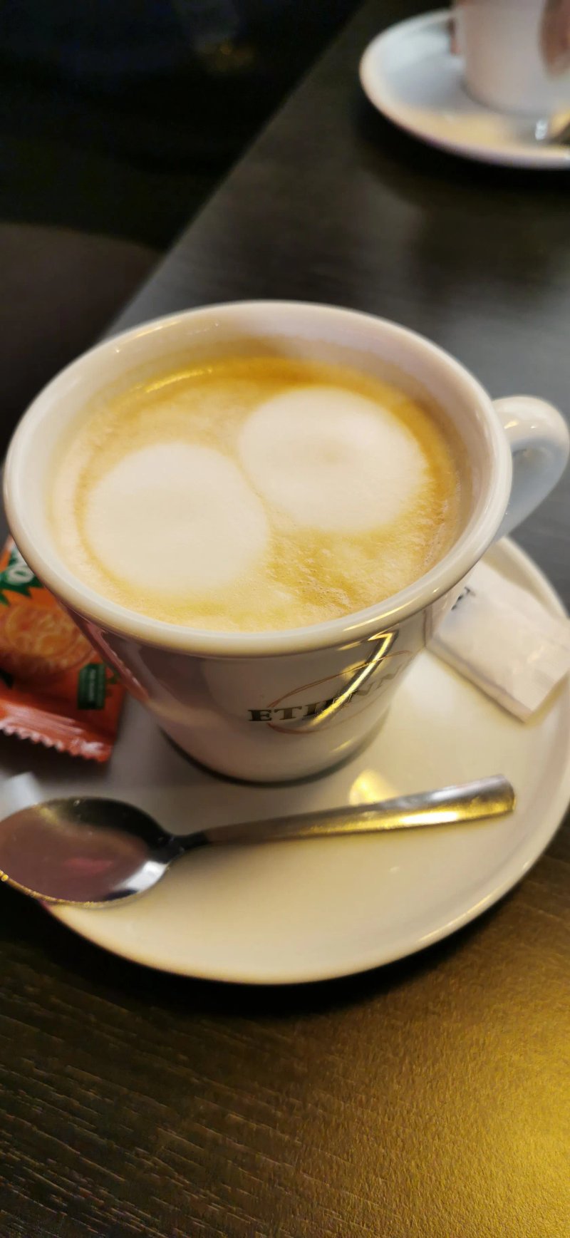 ETIENNE Coffee & Shop