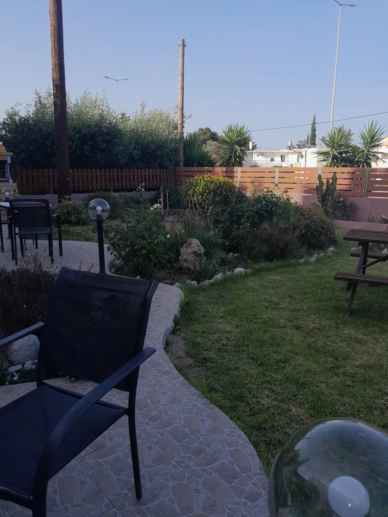 Old Windmill Studios Pool & Snack Bar