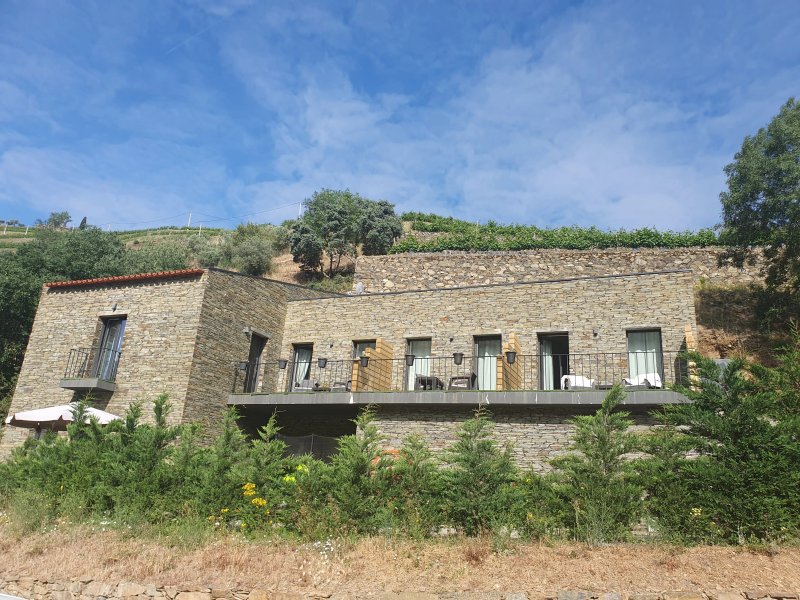 Dois Lagares House