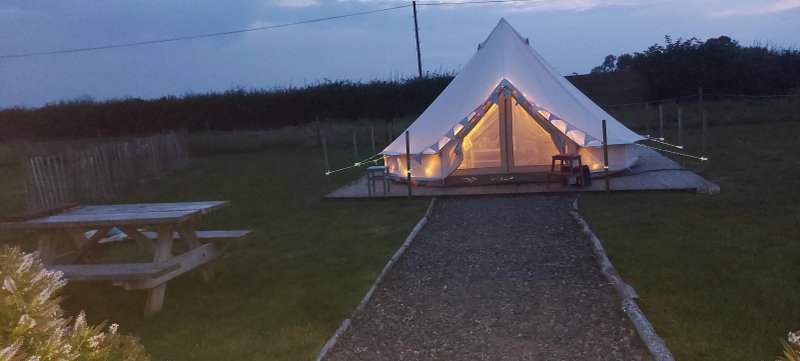 Carrowmena School House & Glamping