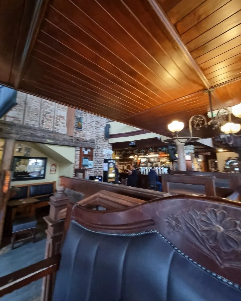 McHughs Bar & Restaurant