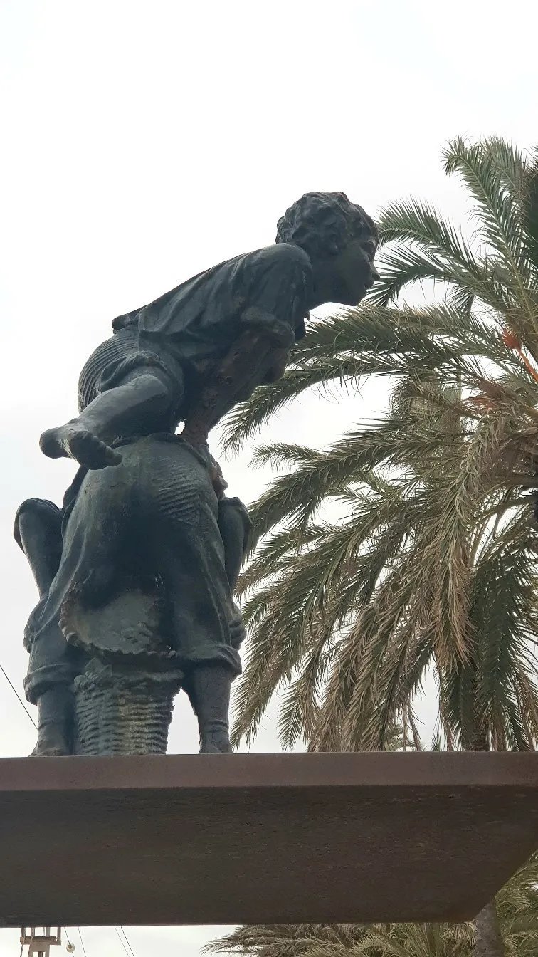 Escultura Nens Saltant
