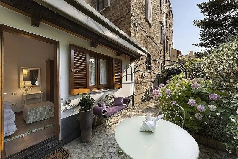 Villa Anacleta: A charming two-story villa located in the center of Sorrento