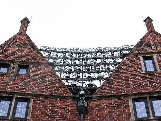 Glockenspiel House